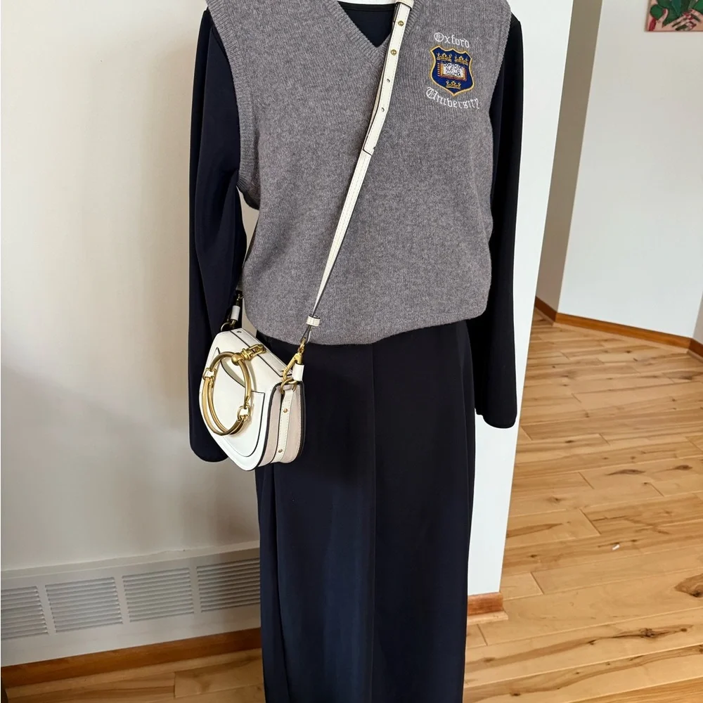 Minimalist long sleeve, pockets dress- black - Picture 6 of 12